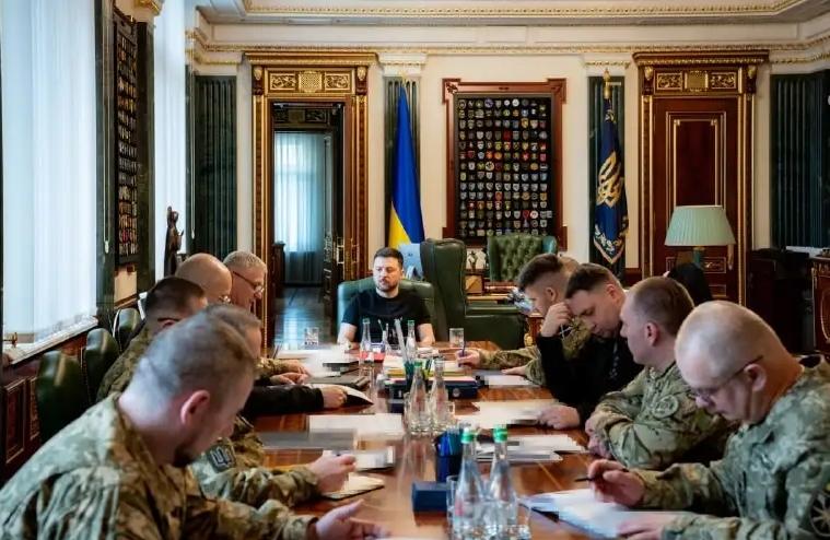 【乌克兰可能发生兵谏】美国前国防部长顾问、退役陆军上校道格拉斯·麦格雷戈说，乌