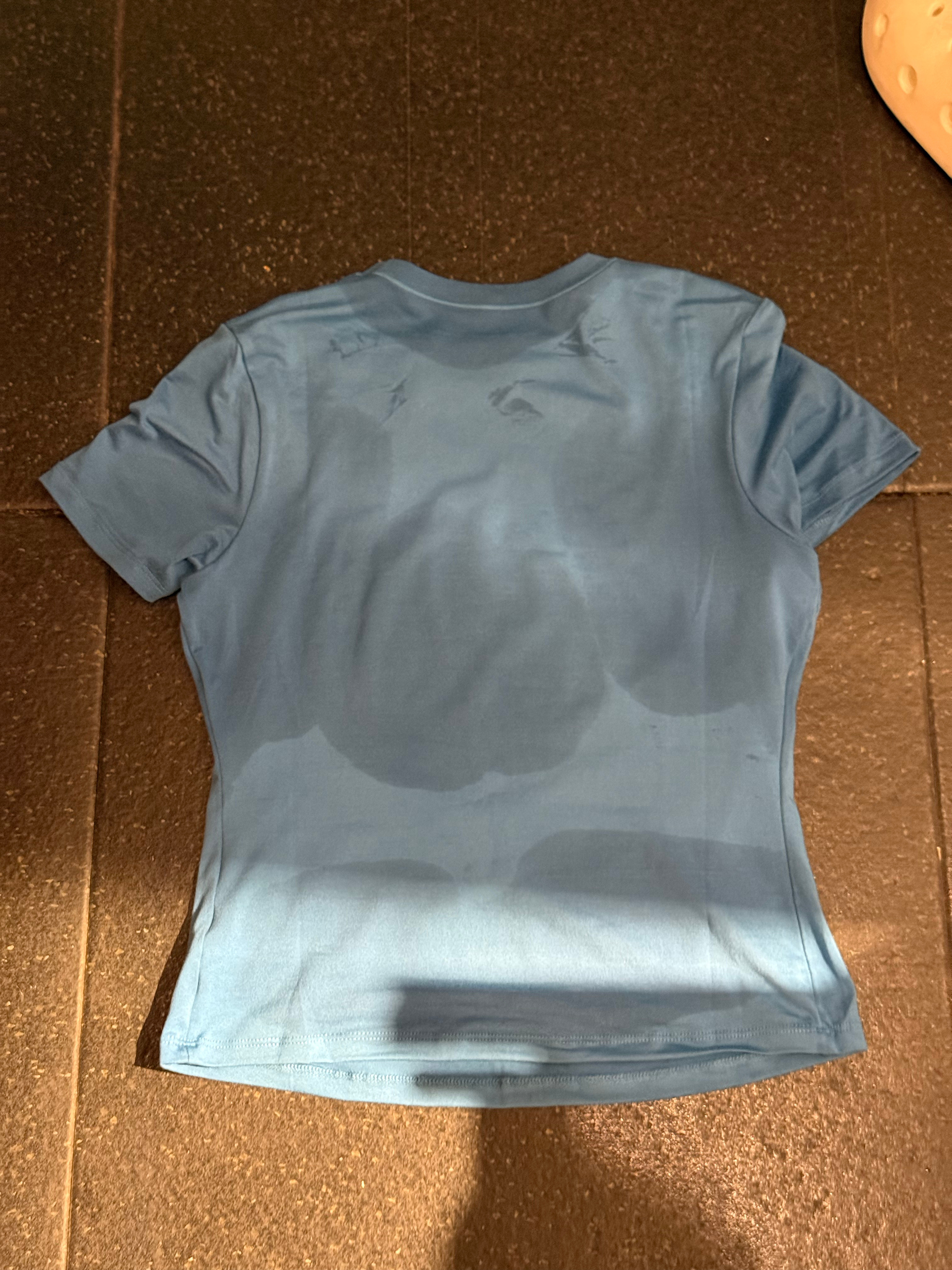 训练完毕我要去喝稀饭教练说喝吧喝吧，吃点快碳换完衣服，雨来了……没伞喝个屁回家