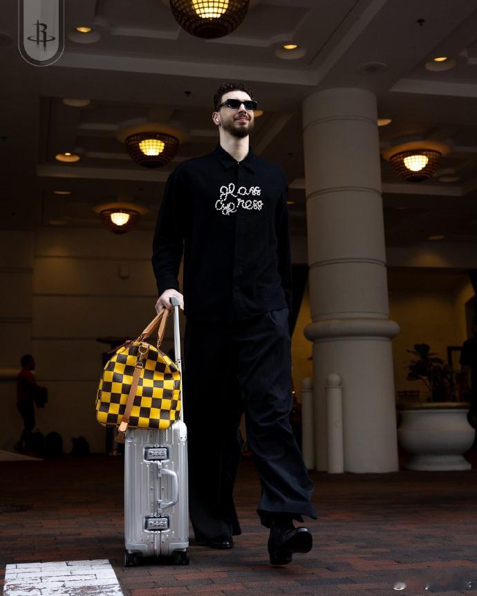 神兵天降！火箭19分逆转魔术谢天谢地谢泼德，如痴如醉杜兰特；年轻人点燃全队，老