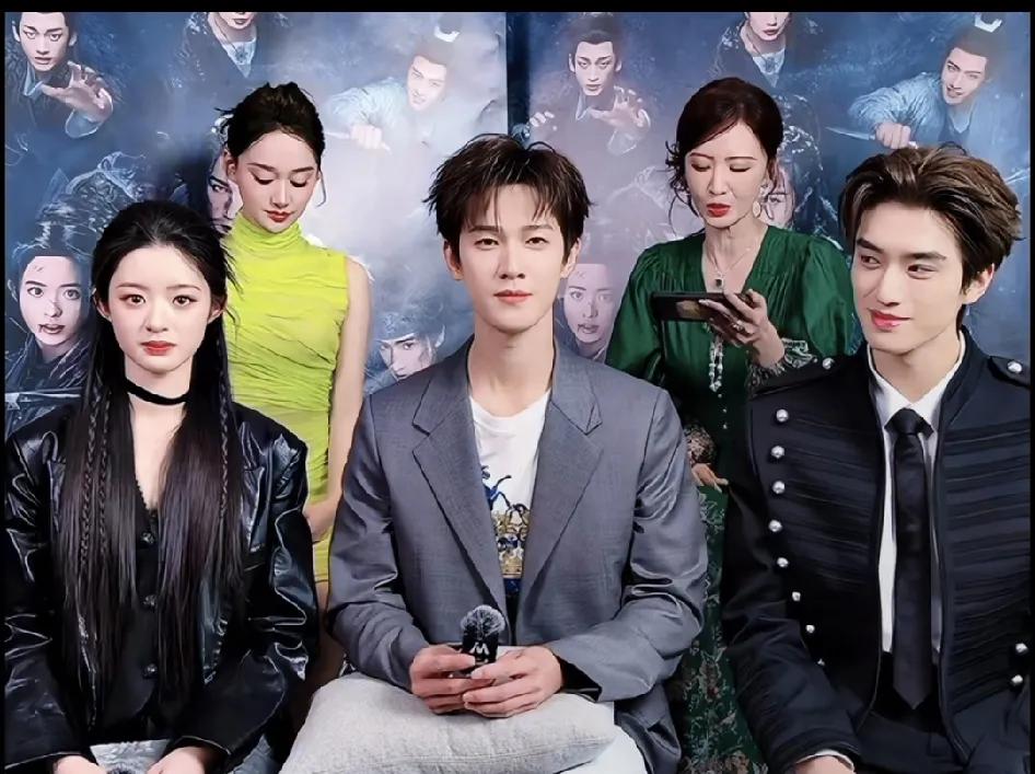 还是准备开播了。张萌说:“我数了一下，我们的《冰湖重生》里面有36组cp，各种