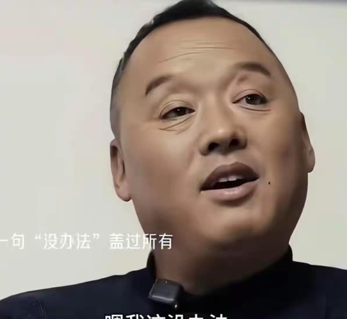 刷到网友扒出的那个疑似张家齐爸爸的抖音，点赞收藏里全是美女网红，还夹着二手车和法律内容，说真的，这画