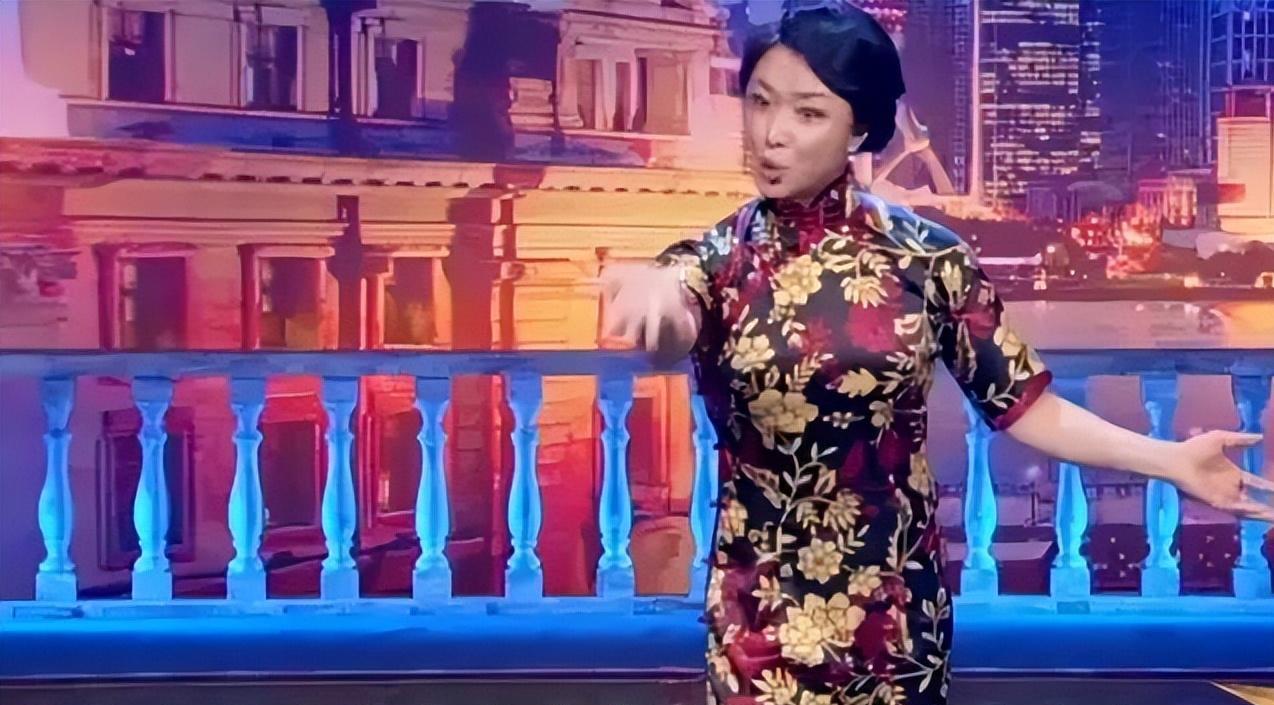 1999年，金星在北京三里屯开了家酒吧，很多明星都来捧场，高朋满座，每晚的酒水利