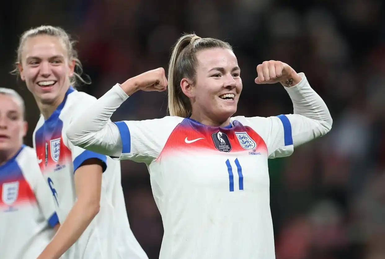 中国女足0：8英格兰，中国足球另外半边天也塌啦11月30日1:30，国际足球友