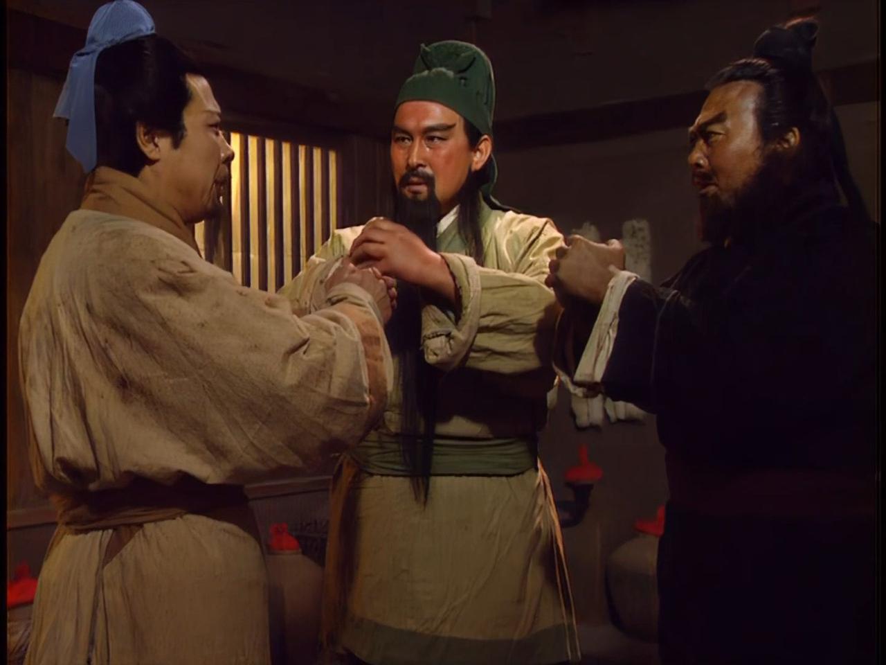有个问题，一直不懂：桃园三结义，刚好刘备岁数大，当了大哥兼老大，万一他岁