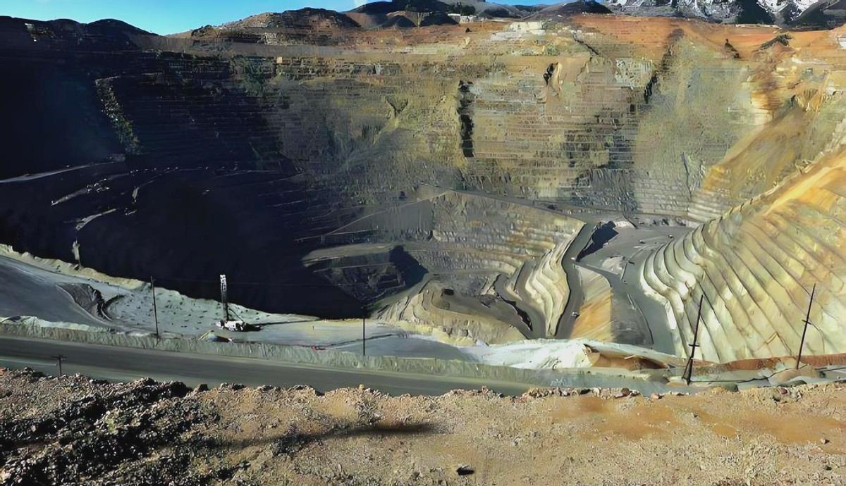 东方大国没有免费的午餐！蒙古那座超级大铜矿，距离中国边境只有80公里，可惜没能抓