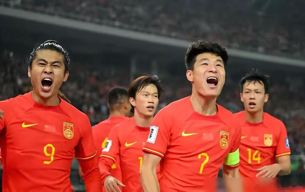 国足又没进世界杯，钱都花哪了？答案扒出来，心脏都凉了半截。你猜猜，足协一年挣5