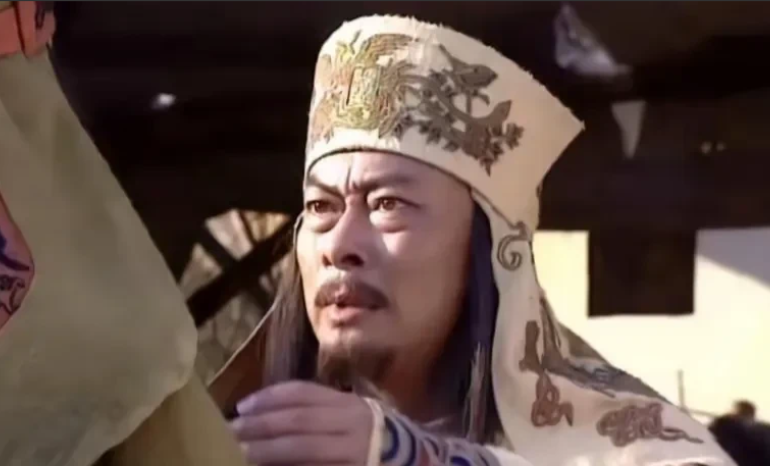 洪秀全千错万错，在东王北王集团消失后，决不该杀秦日纲。如果秦日纲在，没有石达开
