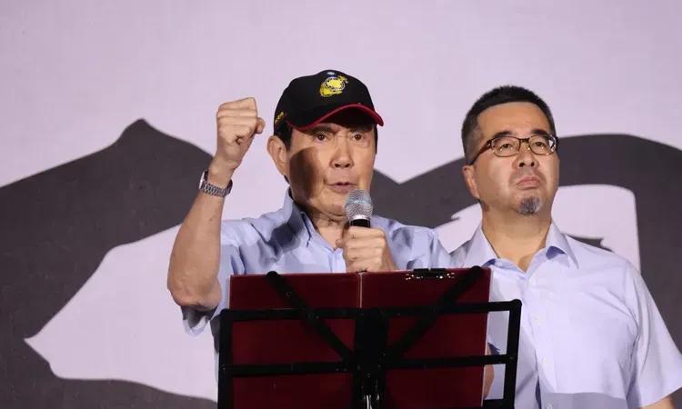 马英九：他姓赖但不值得“信赖”今天晚上，蓝营在凯道举行“反罢免”大型活动，号召