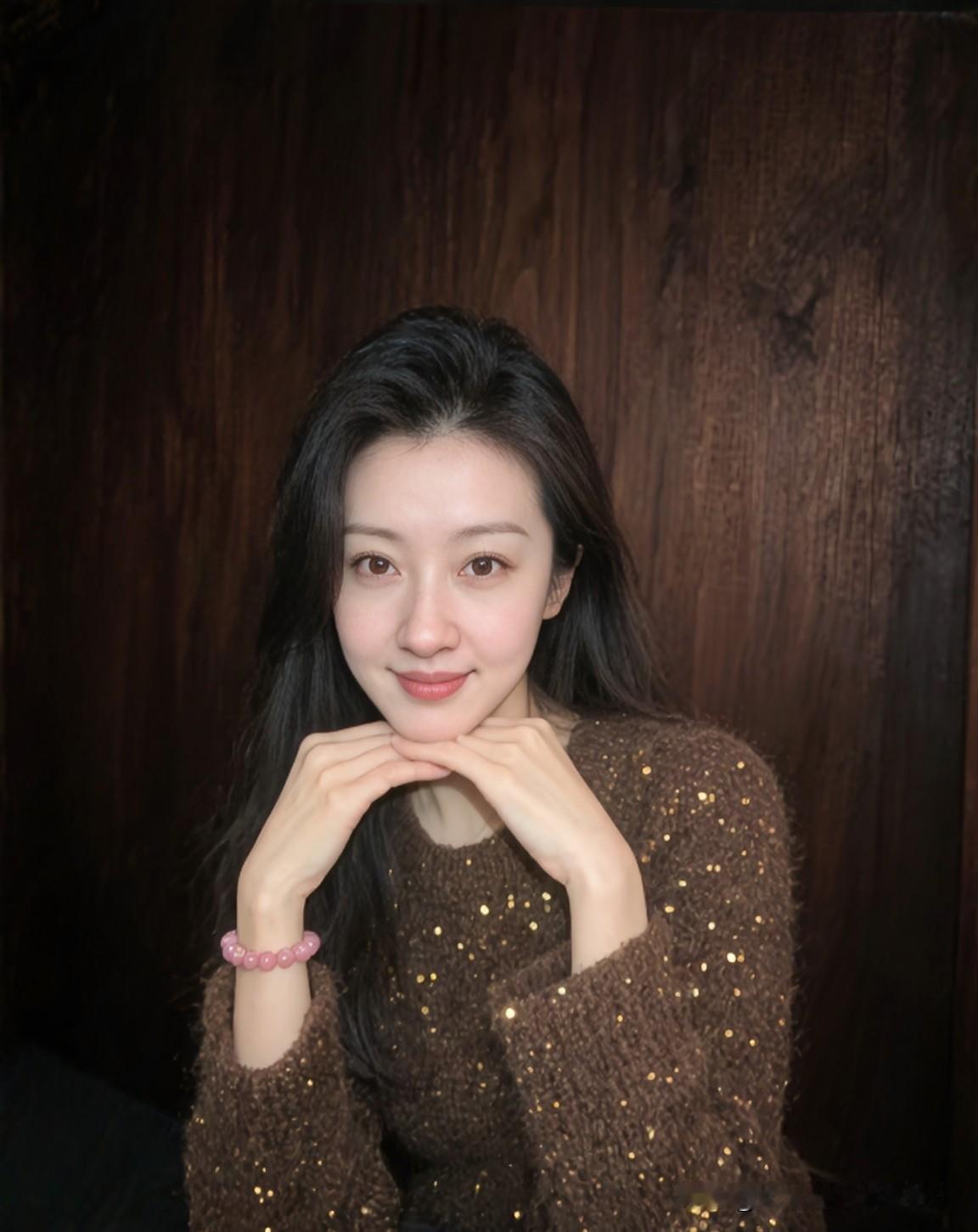 从最初的满心欢喜，到后来的渐渐敷衍，感情的变淡往往就在不经意间。有时候，