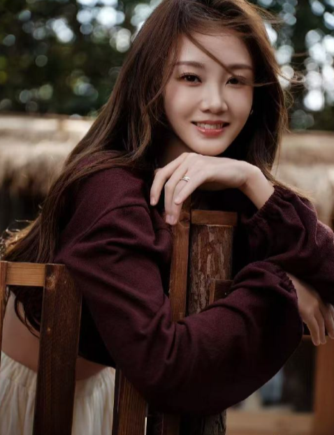 刷到苗苗的院子直接被治愈！这才是生活该有的样子啊～照片就能看出她满溢出来的温暖