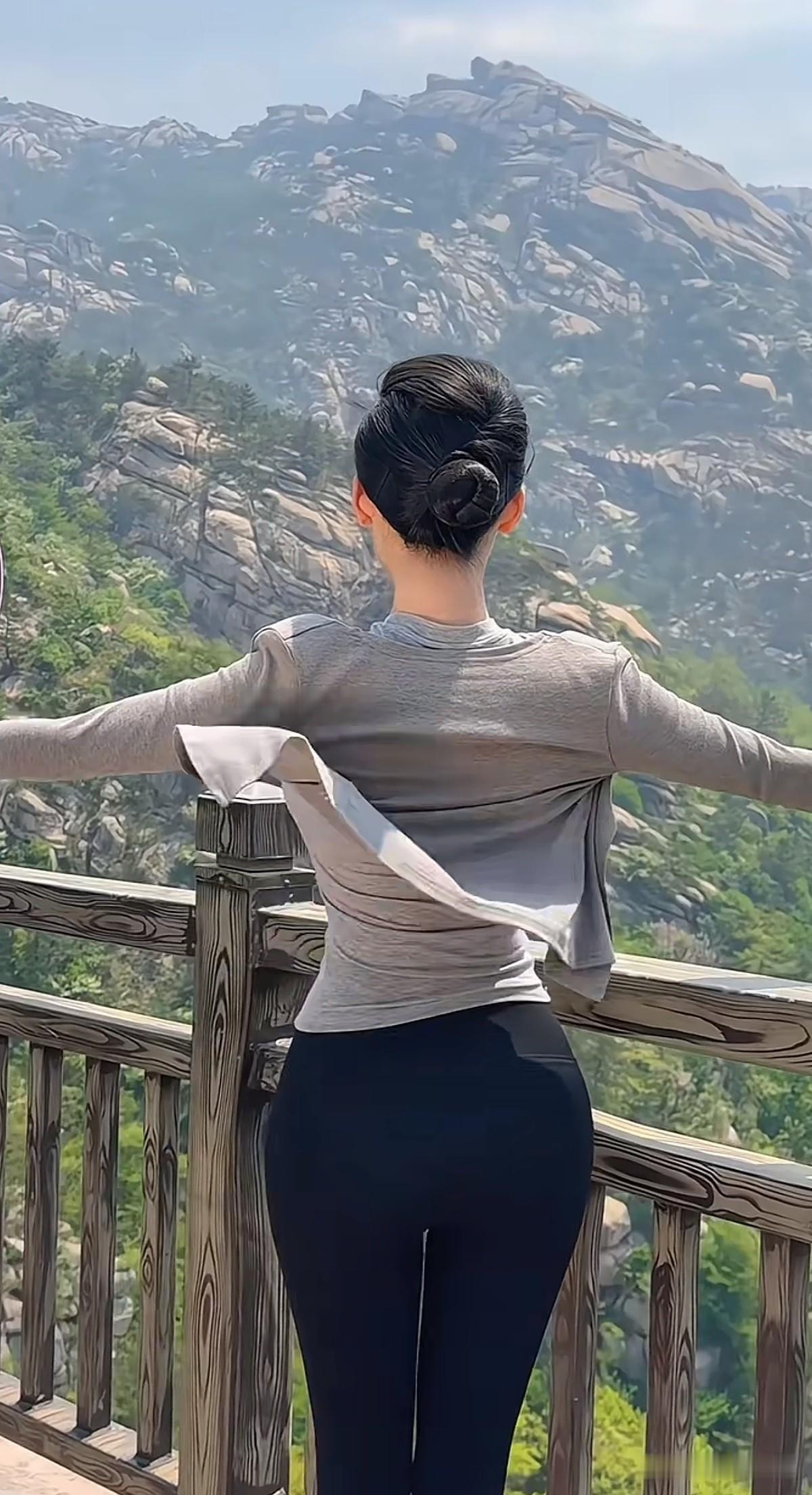 五岳独尊是泰山，好客山东欢迎您！
