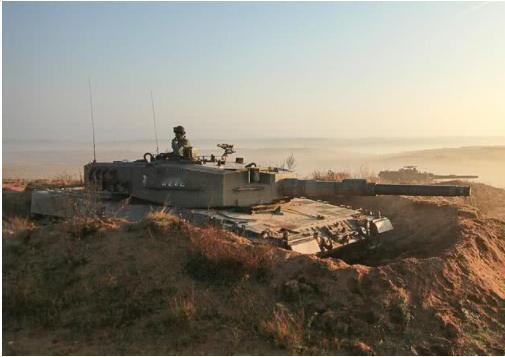 变天！北约大危机！德国约20000发弹药神秘消失，美猛烈开火，美军战机应声坠毁，