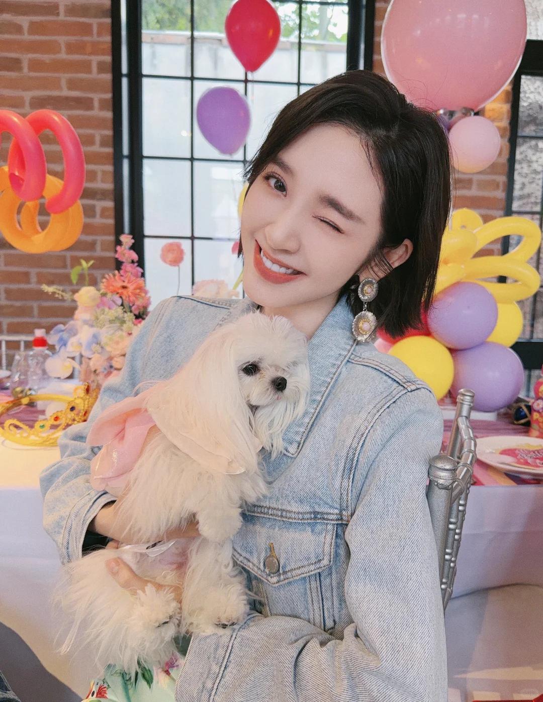 唐艺昕为女儿庆生，唐艺昕和张若昀的女儿已经6岁啦，小姑娘喜欢萌可，所以生日派对是
