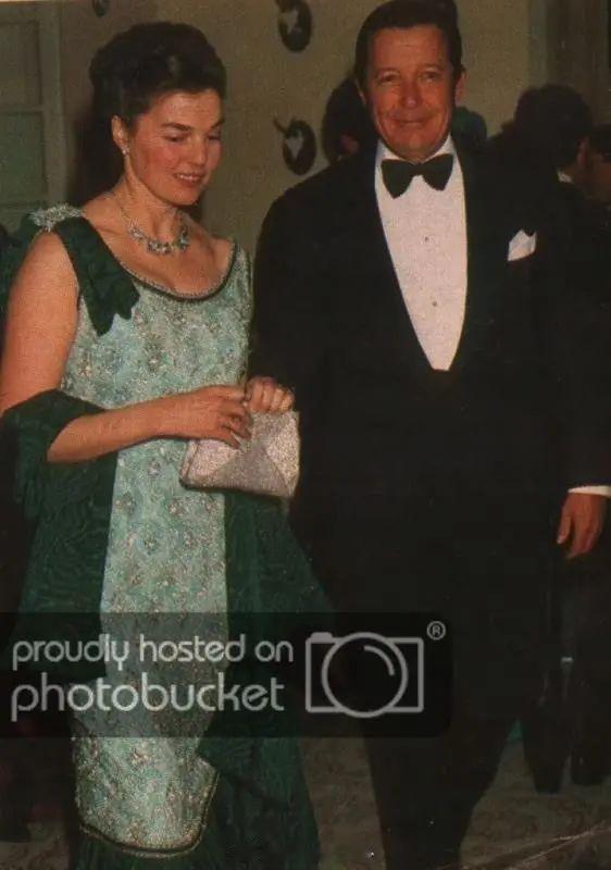 曾属于波旁-帕尔马公主&两西西里王妃艾丽西亚的海蓝宝套装，就是2018年去世后一