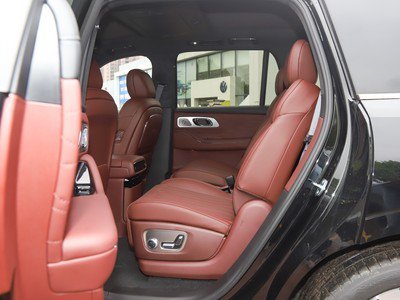 吉利银河M9银河M9作为今年热门六座家用SUV，搭载雷神四缸插混系统，技术成熟稳