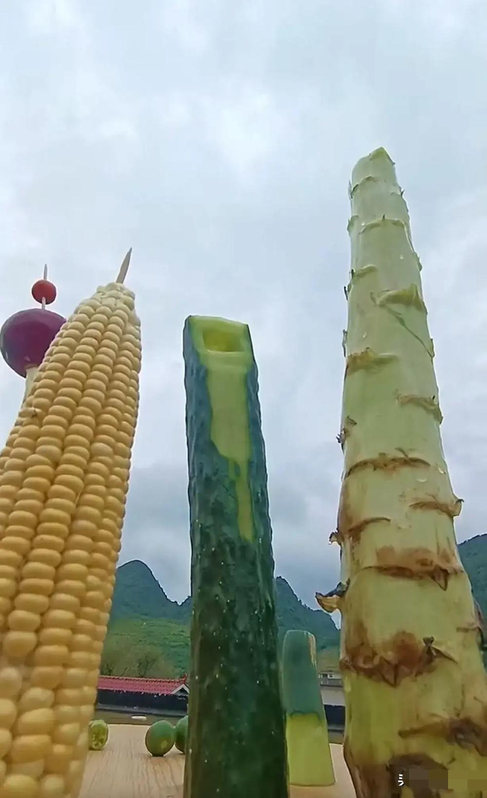 民间有高手，大爷去了一趟上海，突发灵感，给家人用土产做了四件套，发到网上火了，纷