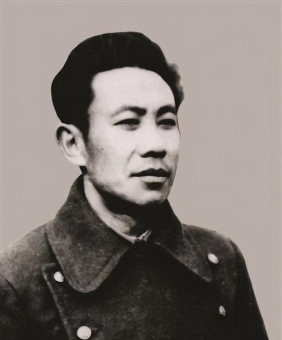 四野的王牌军长，有两位解放后，没有担任军区司令员，他们是谁“1951年3月，板