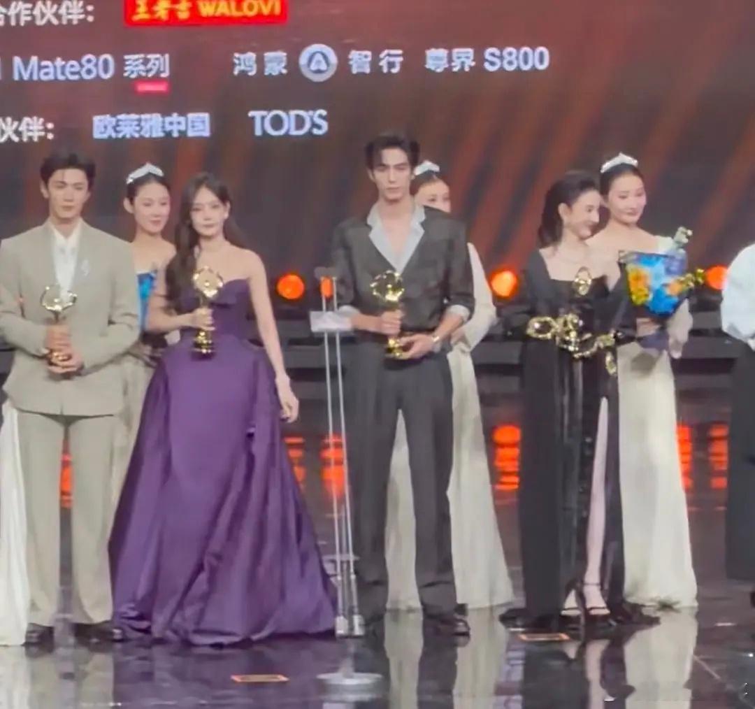 宋威龙你真的只有185吗，这比例也太好了吧