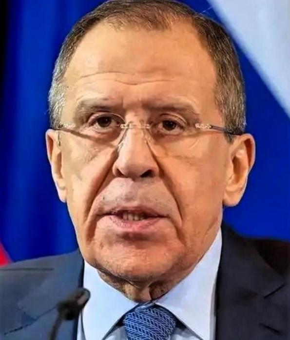 4月24日，莫斯科甩出一记震碎全球政坛的“重磅炸弹”！干了快20年外