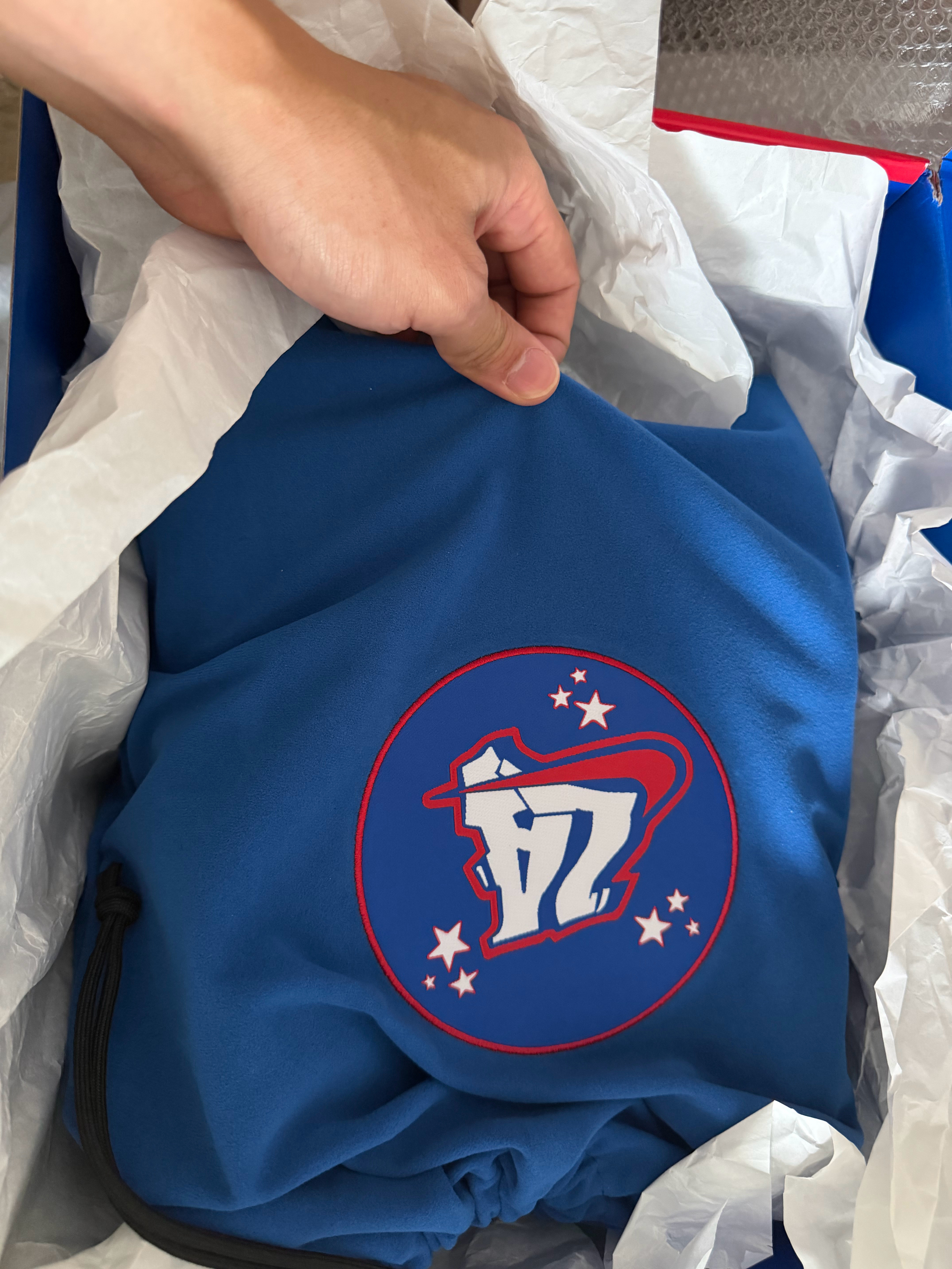 为情怀买单，23年前人生第一双正版球鞋2K4，也是科比第一双耐克签名。那时