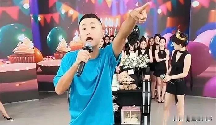 全网我最真实！张二嫂断定PK圈未来三月大变数，嘲F停播网红太顾及面子。
