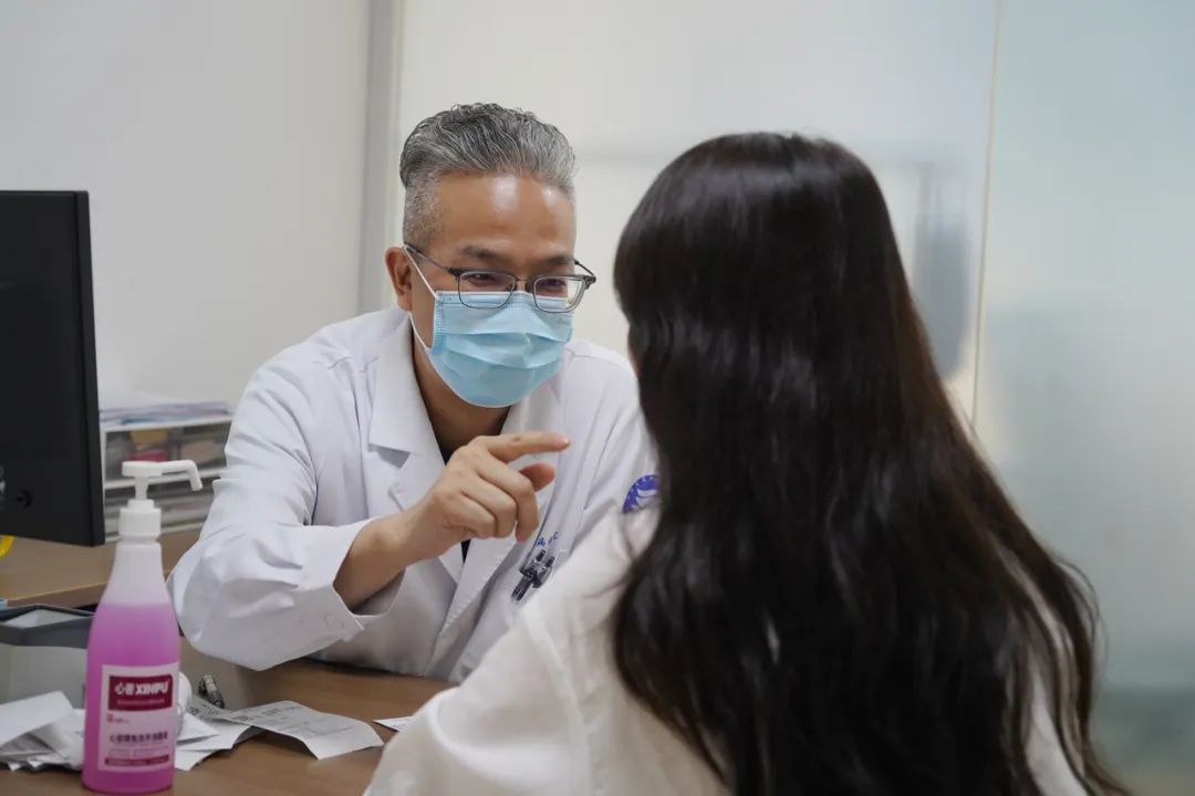 浙江母子“贴贴”后, 相继确诊! 小心这种病毒