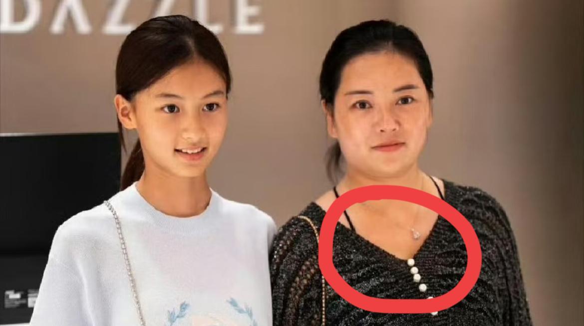 突然明白为什么反感七七了不是因为她长得不美也不是因为她跳舞不好看，而是因为不