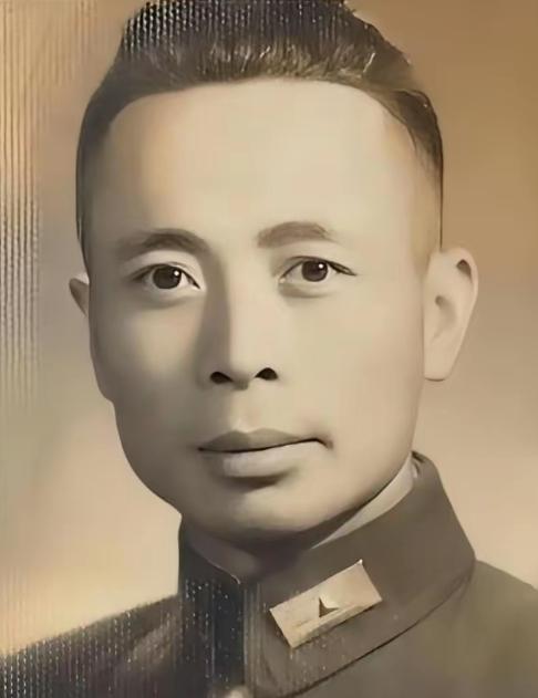 1959年，被关11年的国民党军长郑庭笈被特赦，夜里突然被叫去见首长，他心里忐忑