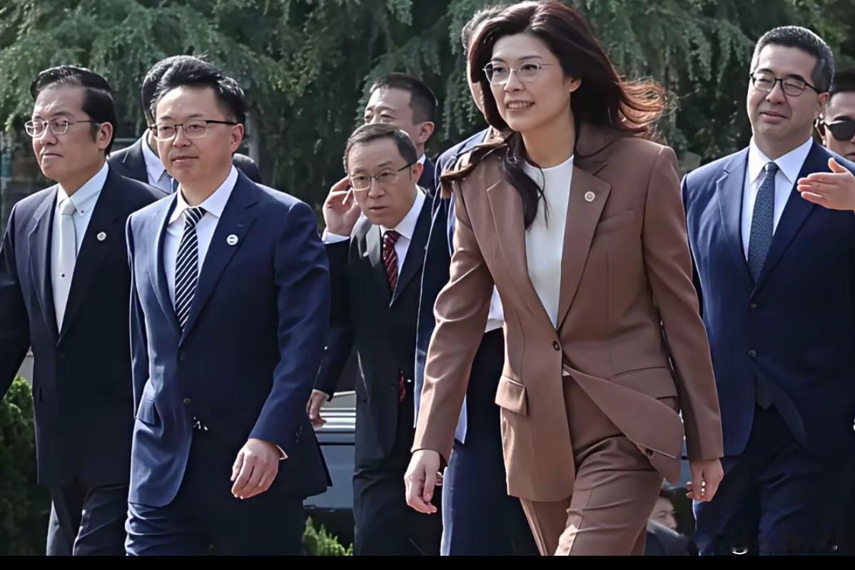 要说国民党里头，能称得上政治家的，不少人心里首推郑丽文。剩下韩国瑜、卢秀燕、朱立