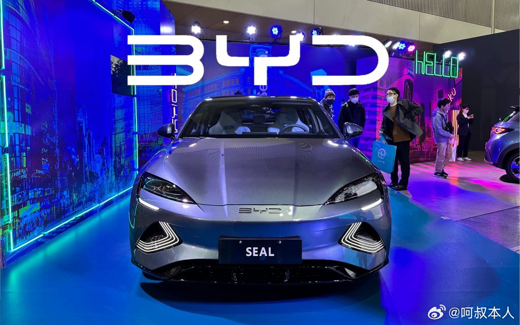 最严峻的考验来了！比亚迪被逼到墙角？6年前靠刀片电池一战封神，销量翻了10倍，