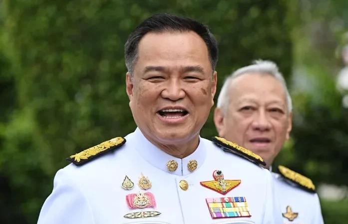 就在今天泰国新总理宣布9月7日，泰国新总理阿努廷刚被国王任命，就爆出个大猛料