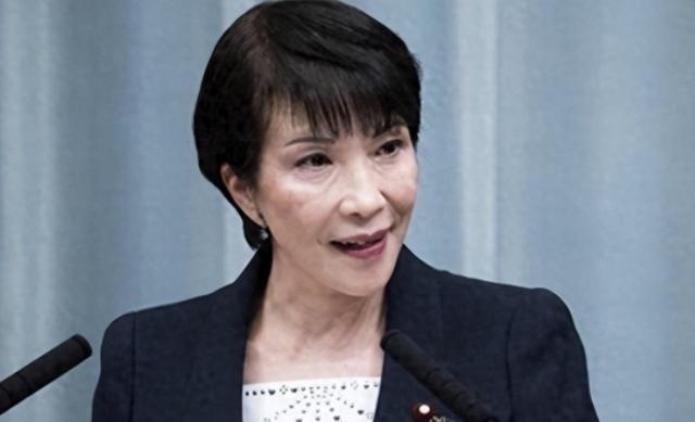 在中国方面完全否认日本的冲之鸟礁是岛屿，并且不承认日本设定的专属经济区合法后。日