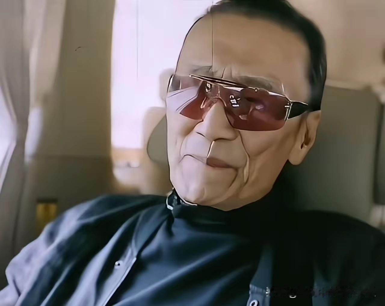 谢贤告别世间的那天，有辆车在老宅外默默停留了四个小时。2026年7月20日，谢