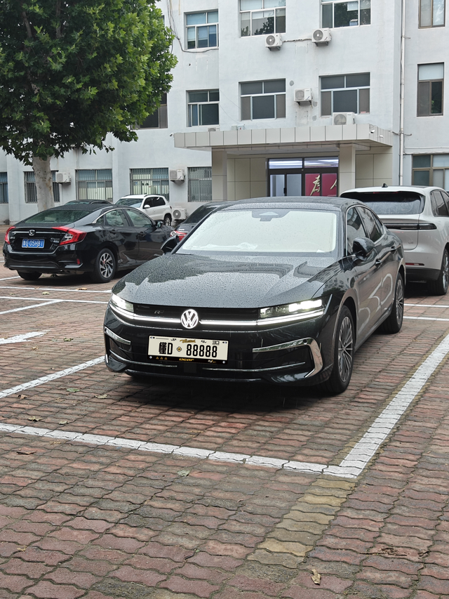 迈腾b9380提车一个月使用感受我买的迈腾380大迈包，落地21多点我记得是