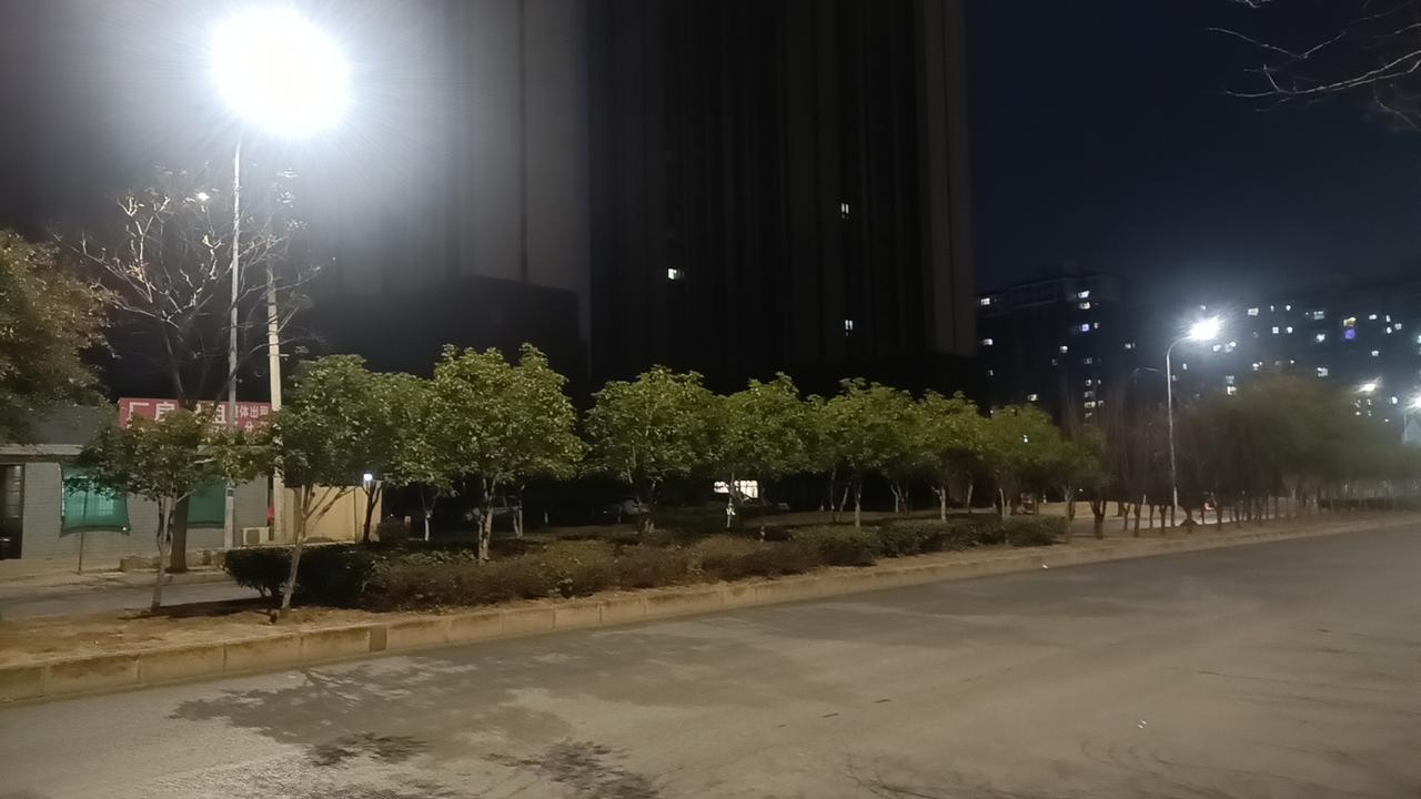 在快节奏的现代社会，很多人拼命工作，拼命赚钱，只为在未来的某一天，能给自己和父母