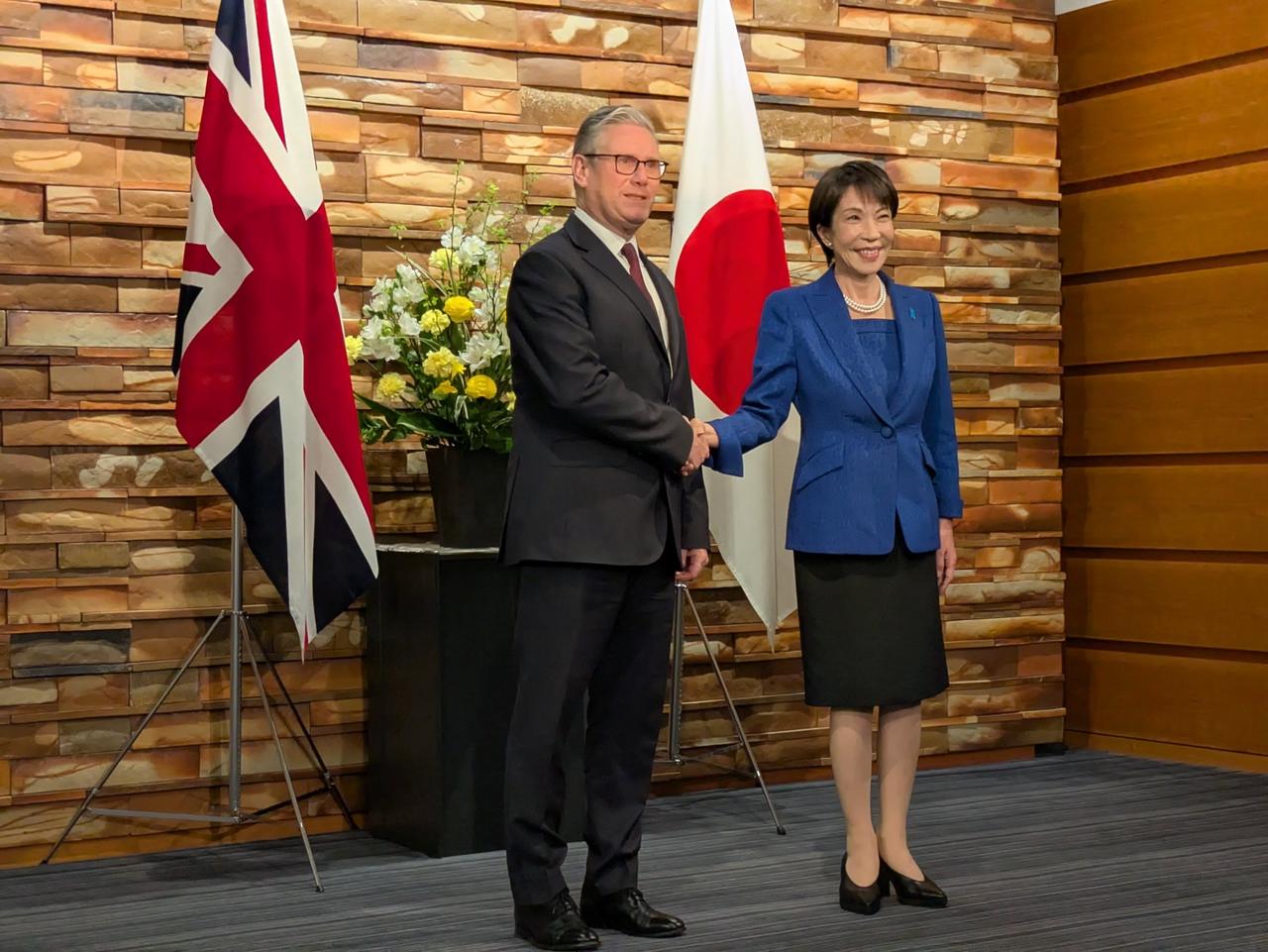 日本首相高市早苗今晚（1月31日）发文说：“今日傍晚我返回东京，与英国首相基尔·