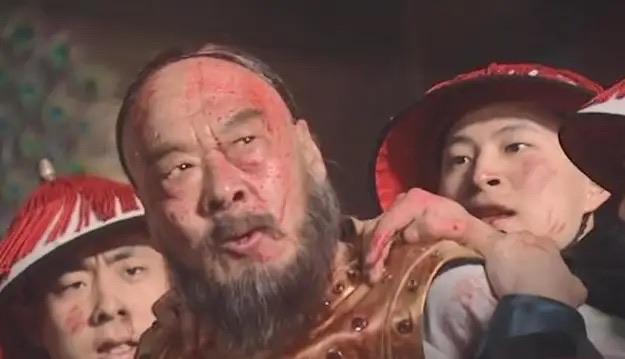 康熙擒鳌拜看起来惊心动魄，其实只是演绎罢了，事实上鳌拜根本没有反抗，当场就束手就