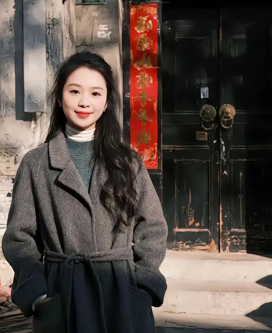 胡二妹现在估计肠子都悔青了！她后悔的不是那天多给了几块土豆片，也不是后悔自己