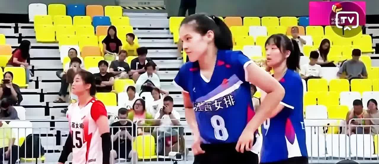 真替江西女排不值，正在打的全锦赛山东女排对阵江西女排，江西女排被山东女排打得人仰