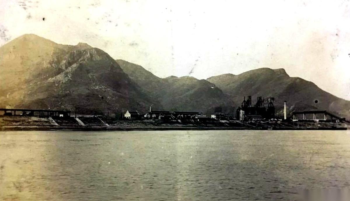 在湖北黄石的西塞山下，曾盘踞着一头钢铁巨兽——大冶钢厂。巅峰时期，它麾下两万四