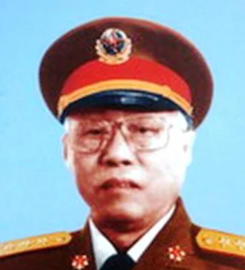 兰州军区司令换了三位名将，他始终是军区政委，岿然不动。1990年，傅全有调任兰州
