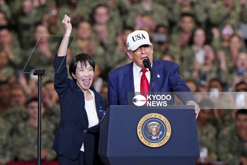 🔻谁能想得到,号称“右翼中的右翼”的高市早苗,上台后第一次接待特朗普,就把日本