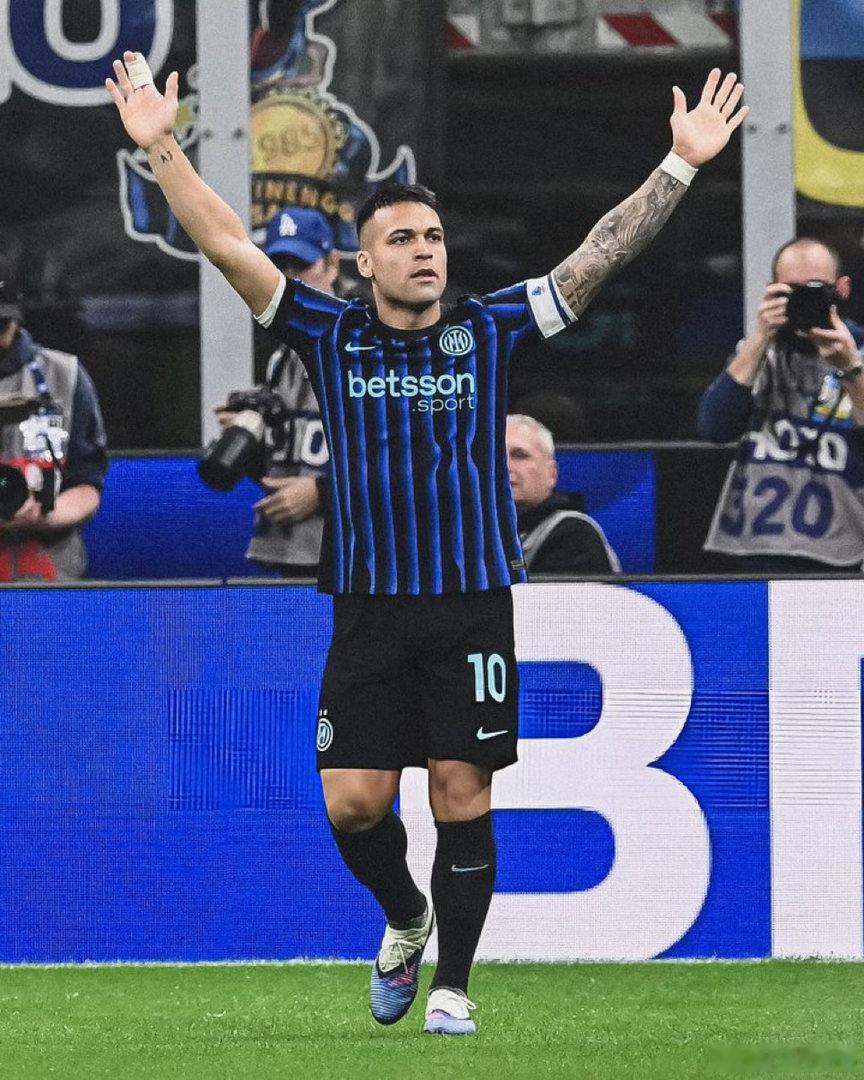 罗马体育报：劳马和巴斯托尼预计将可以在本周日对阵都灵的比赛中出场国际米兰晋级意杯