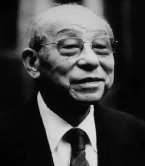 2001年，张学良101岁去世，去世之前他哽咽直言，被扣留时保住自己性命的不是宋