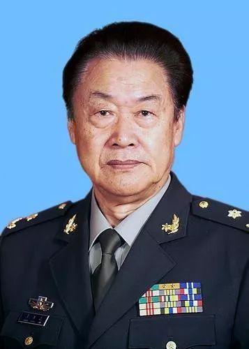 他是钱学森指定的接班人，提出的“三步走”战略震惊世界，是”东风快递”背后的男人。