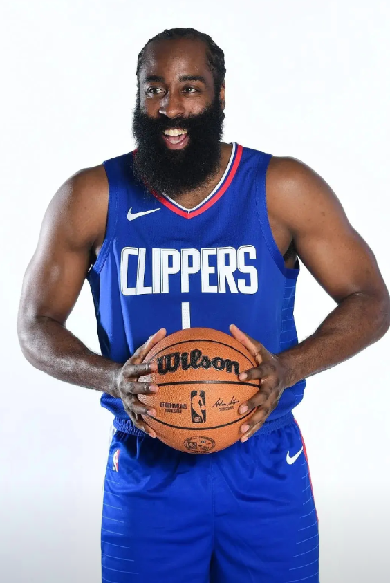 前NBA球员马特-巴恩斯真是头头是道！最近马特-巴恩斯在节目中对快船球星哈登在新