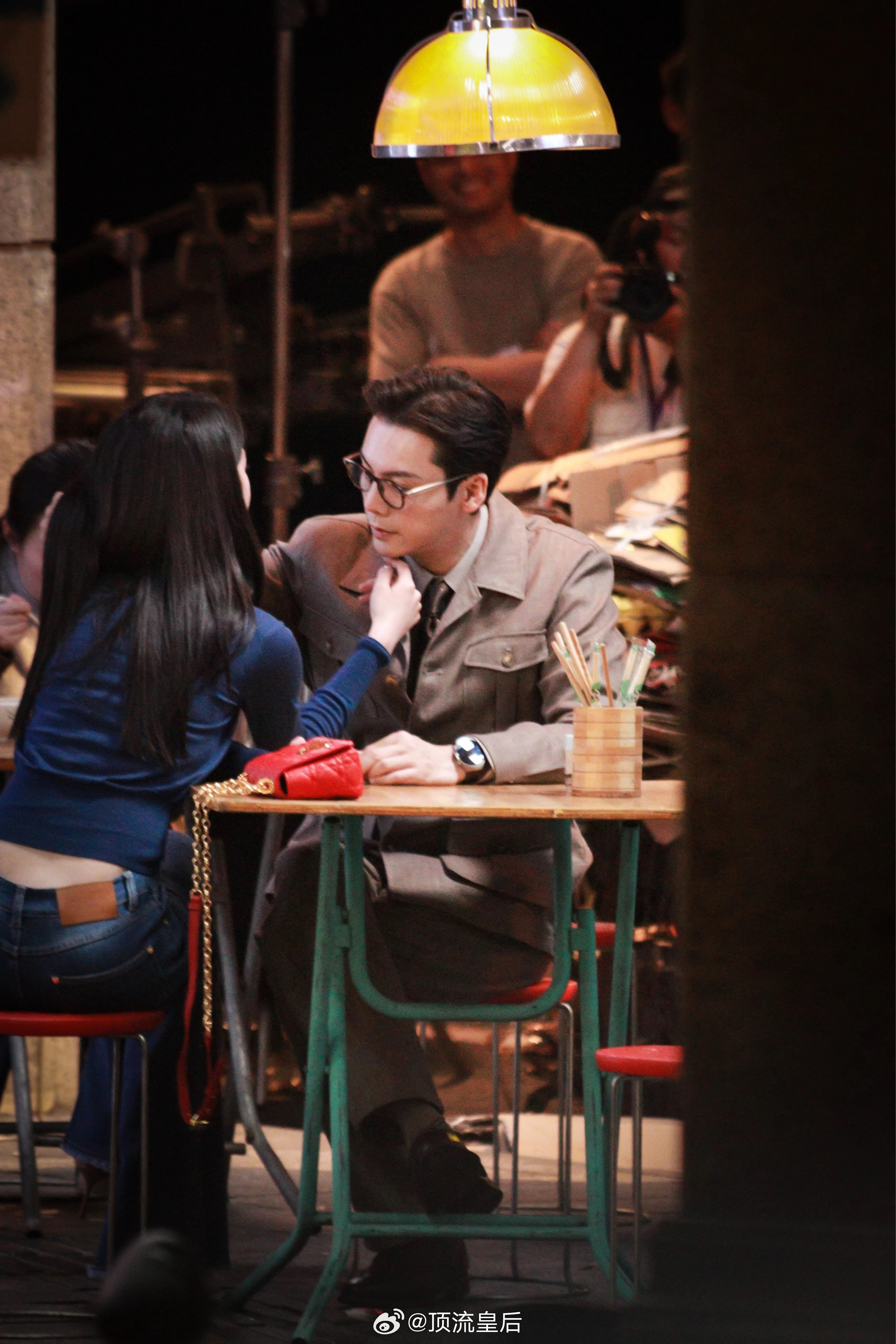 陈伟霆的性张力我是佩服的，爱情慢慢路透捏住现女友的下巴，疯批NPD气质直接拉满！