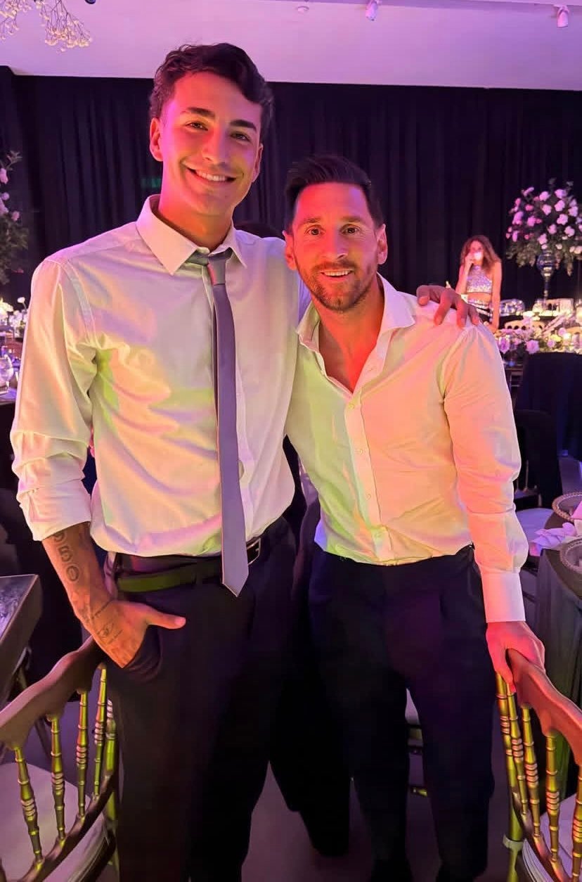 新鲜梅梅～梅西