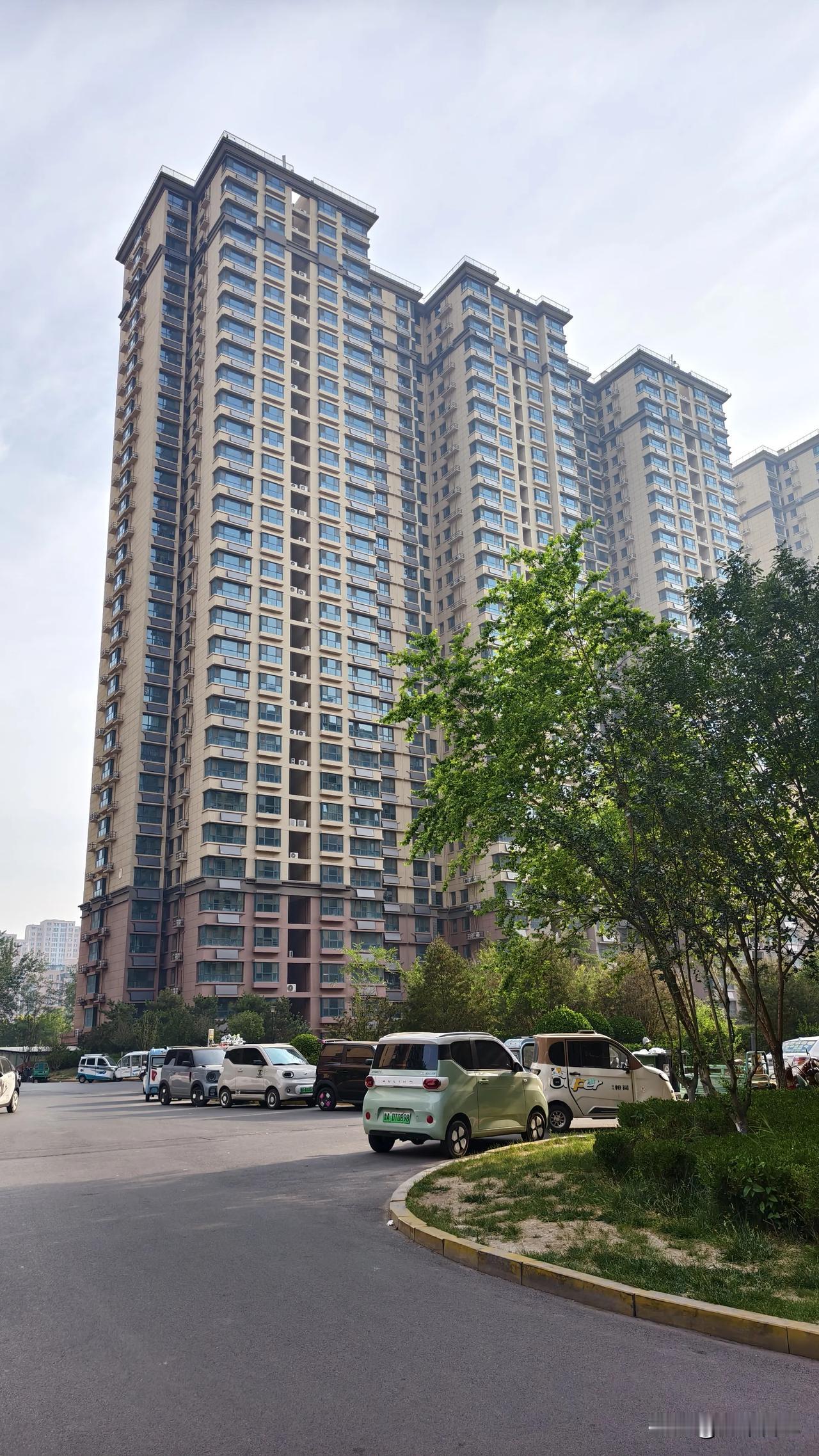 我后悔买房子，太累了，每个月还2700得还20年，就为了人前能有个面子人