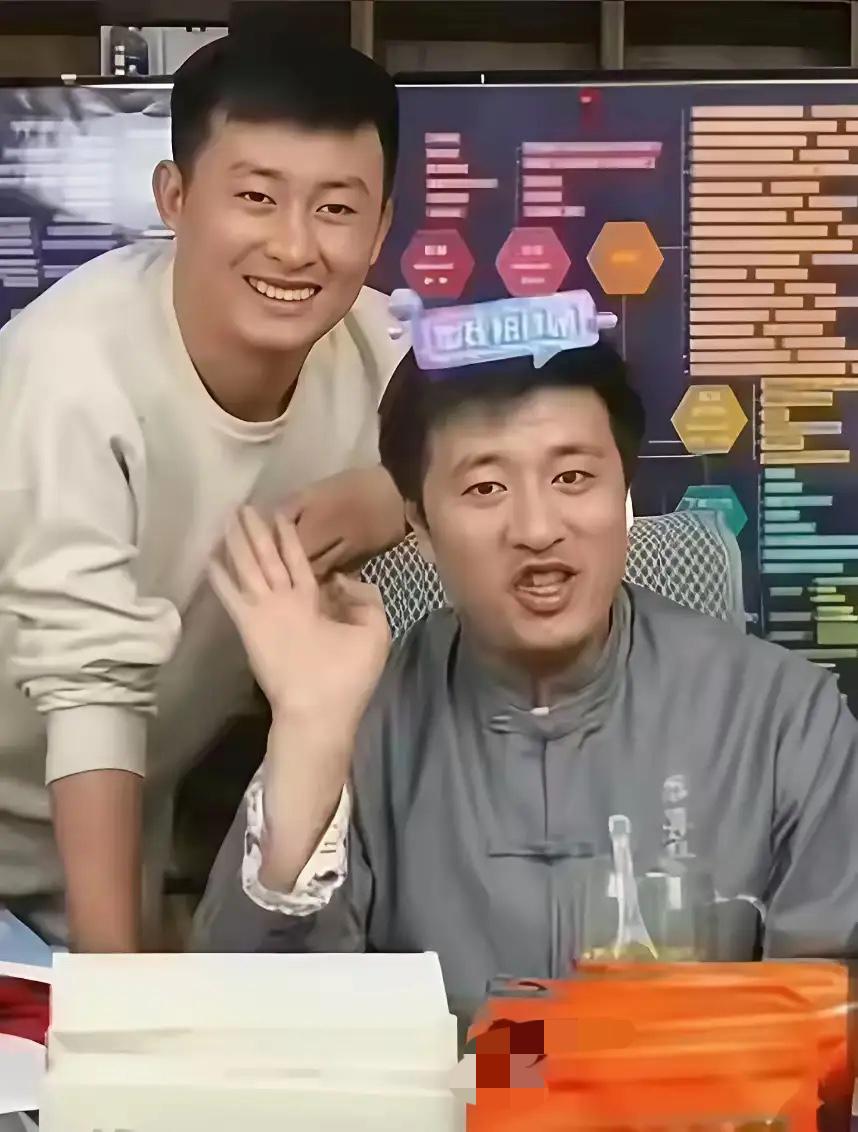 张雪峰突然离世，峰学蔚来迎来新掌舵人！无数人还沉浸在惋惜中，公司已经悄然完成